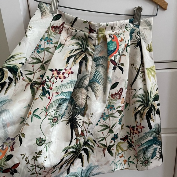 H&M Short Skirt Size 4 - Picture 1 of 9